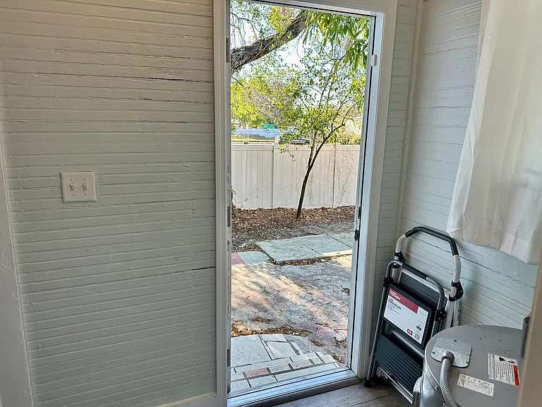 1504 E 33rd Ave — Photo 30
