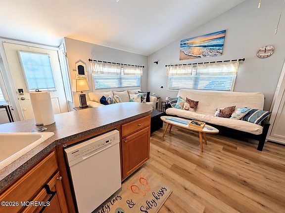 4th image of 25 E Cormorant Way