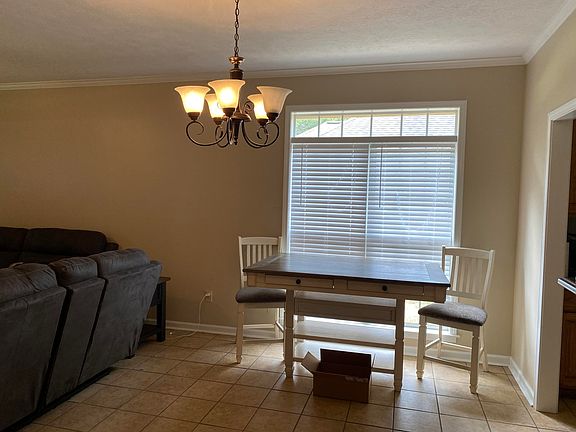 5th image of 15 Lakes Blvd