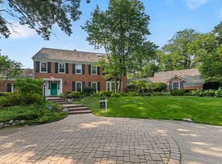 209 N Green Bay Rd, Lake Forest, IL 60045