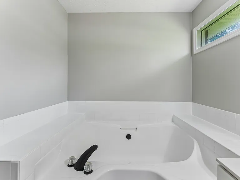 131 Savannah Ridge Dr — Photo 36