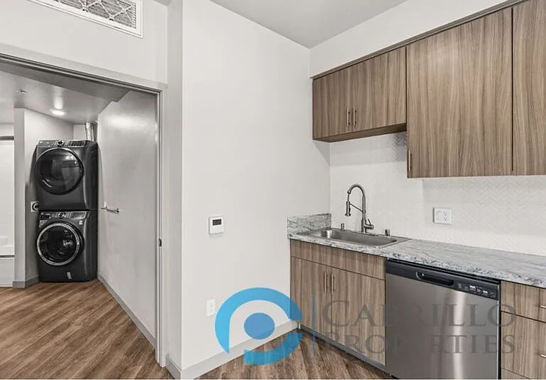 3093 Broadway #302 — Photo 15