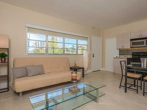 4th image of 26 Diplomat Pkwy #2258