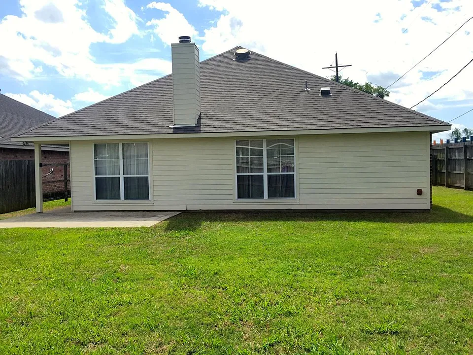 17511 Christopher Crossing Dr