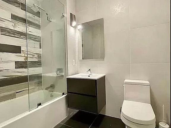 5th image of 372 Kosciuszko St #200