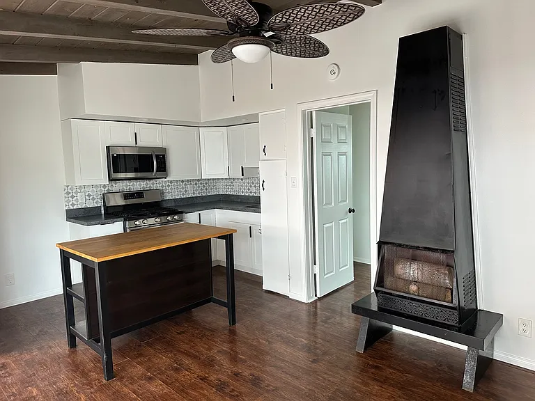1244 Devon Ln — Photo 4