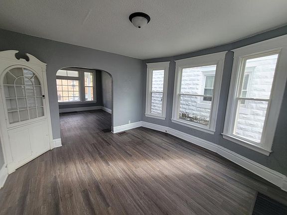 5th image of 1115 Maple Ave