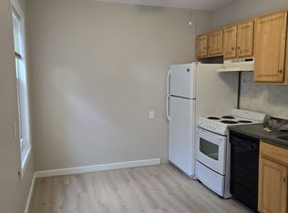 103 1/2 Beech St, Lowell, MA 01850
