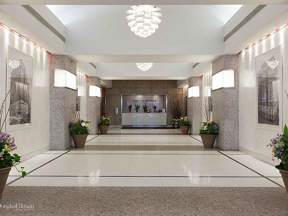5th image of 50 W 34th St APT 17B7