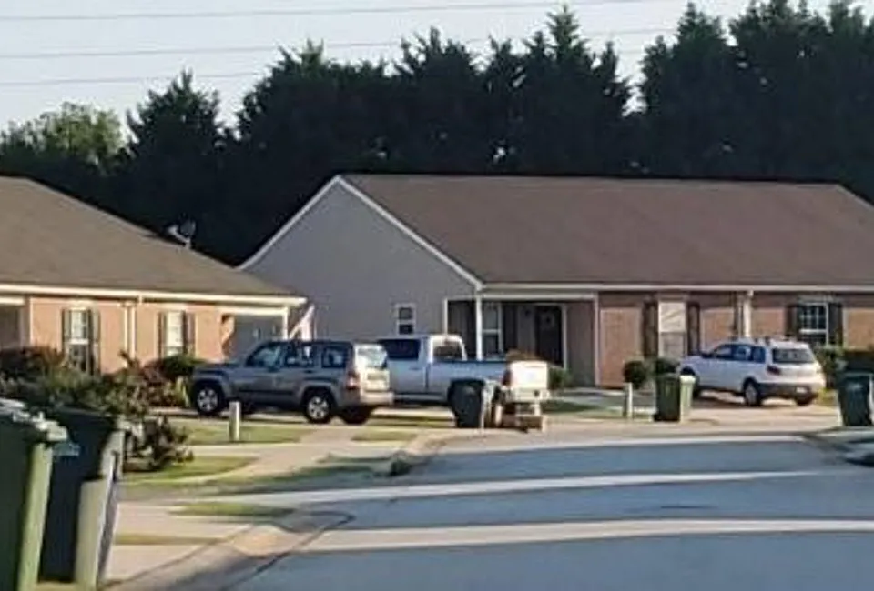 Exterior Neighborhood (street photo)