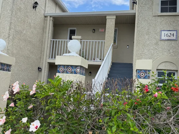 1624 SE Green Acres Cir, Pt Saint Lucie, FL 34952