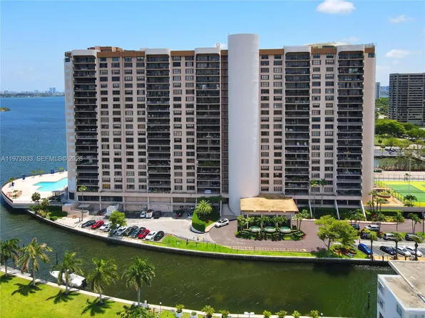 1800 NE 114th St APT 711, Miami, FL 33181