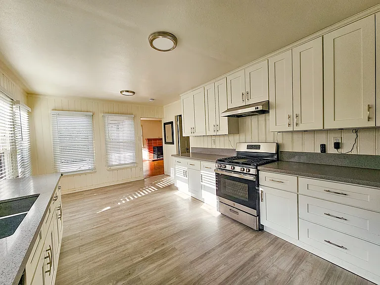 90 N Loop Dr — Photo 8