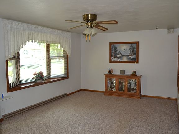 3rd image of 4612 Pine Al Dr