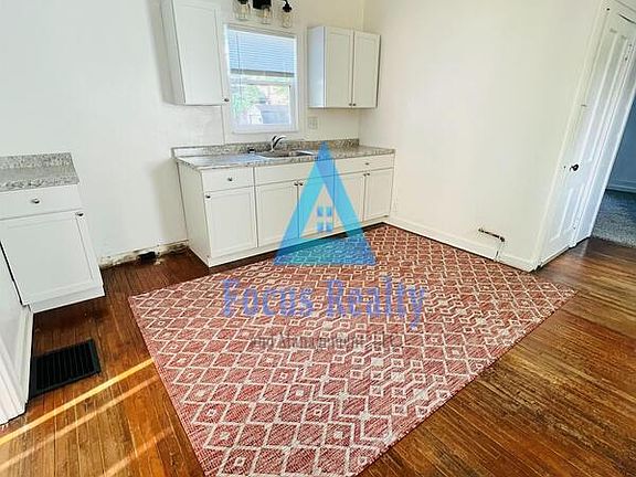 5th image of 733 Jefferson Ave