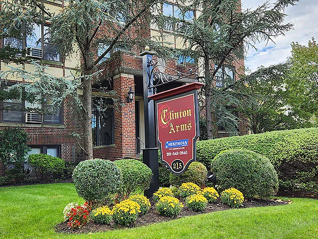 Clinton Arms — Photo 1