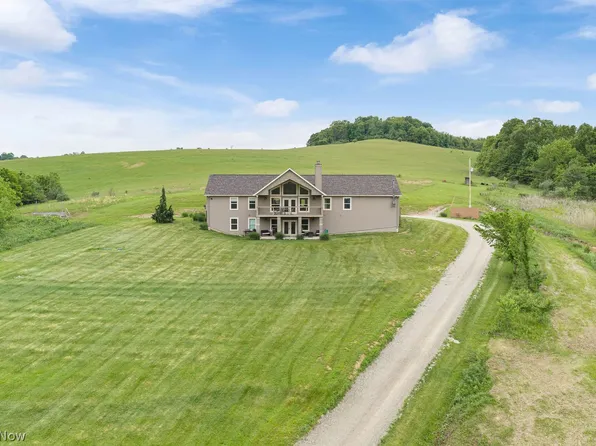 5230 Kinsey Valley Rd SW, New Philadelphia, OH 44663