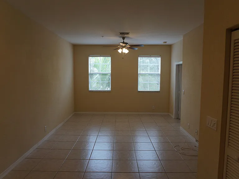335 E Thatch Palm Cir #105 — Photo 4