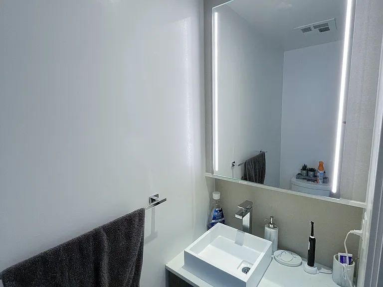215 Queen St W #606 — Photo 6
