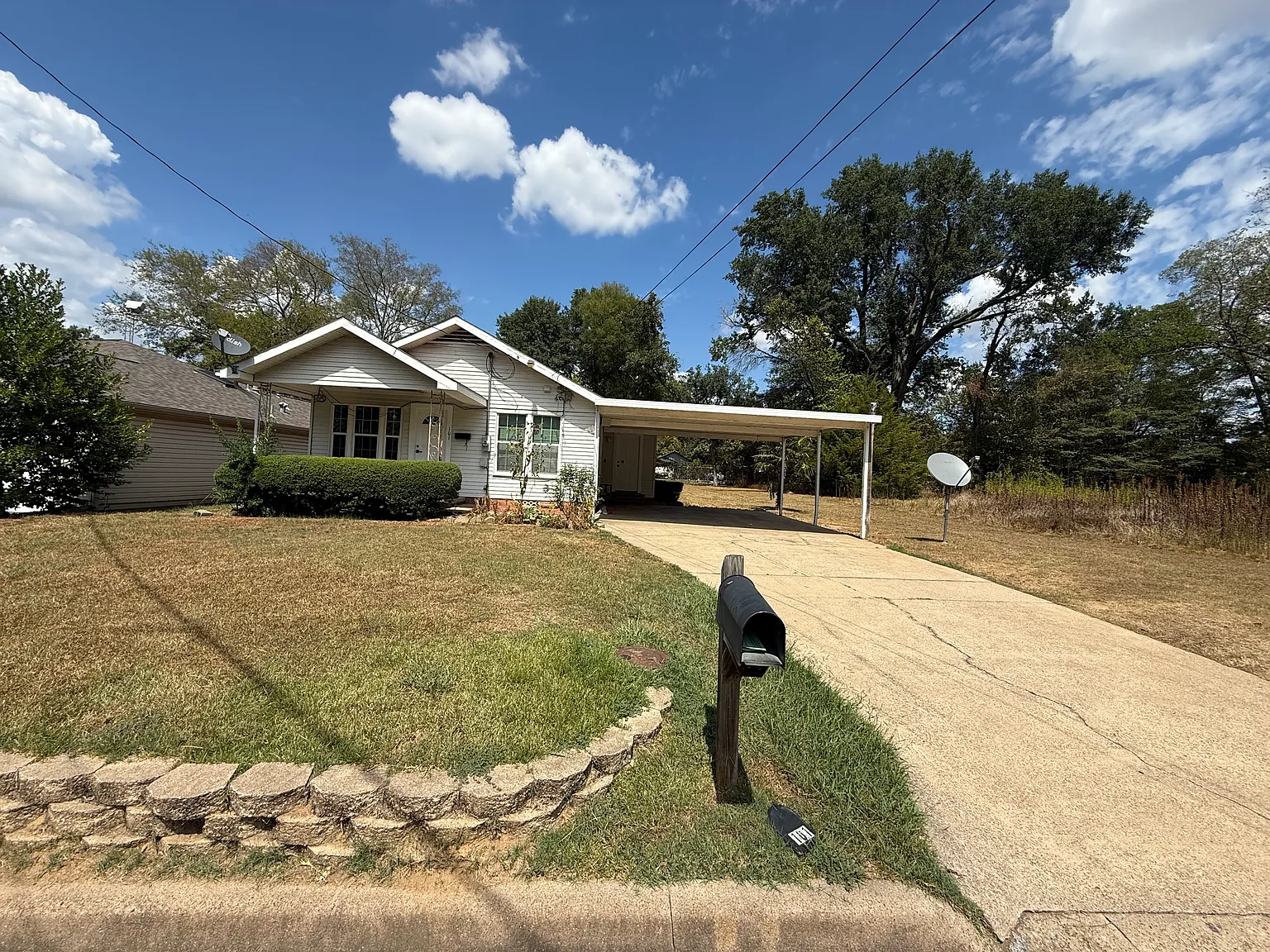 3 bed, 1204 sqft, $1,700 — Photo 2