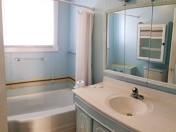 5th image of 721 Shasta St