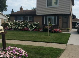 18014 Ellery Dr, Clinton Township, MI