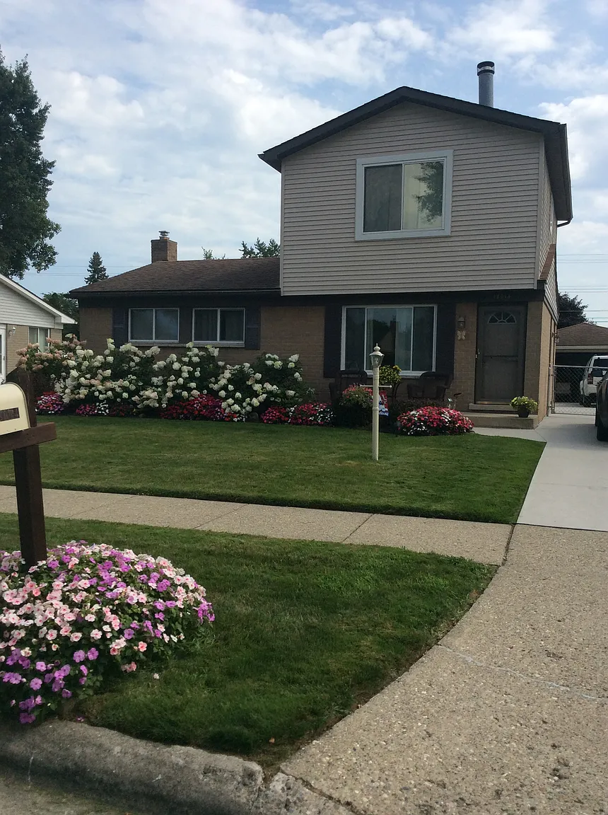 18014 Ellery Dr photo 1