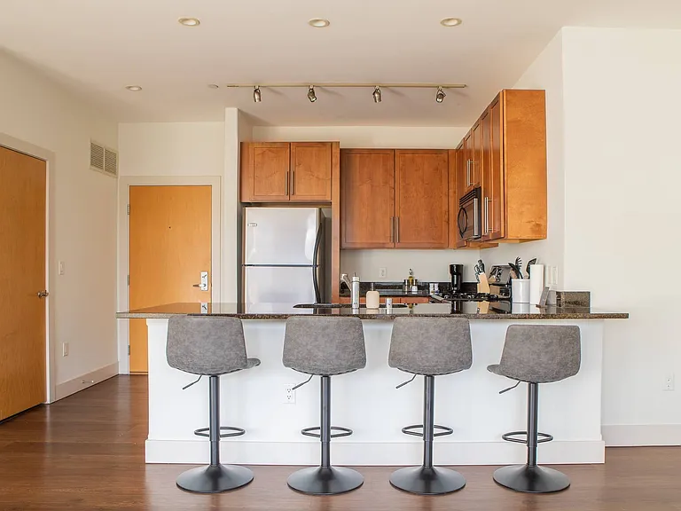 1042 N Cass St #306 — Photo 9