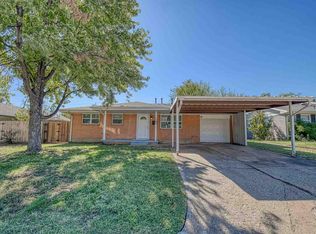 804 NW 9th St, Moore, OK 73160