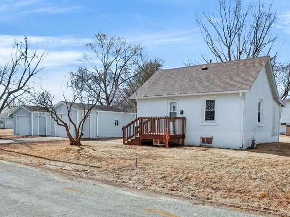 903 Walnut St, Melcher Dallas, IA 50062