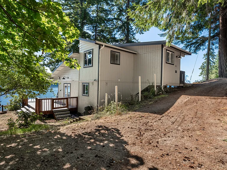 413 E Herron Blvd NW — Photo 29