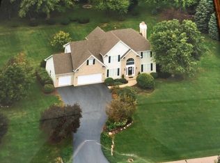 7106 Burning Tree Dr, McHenry, IL 60050