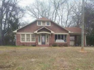 511 E 3rd St, Mount Pleasant, TX 75455