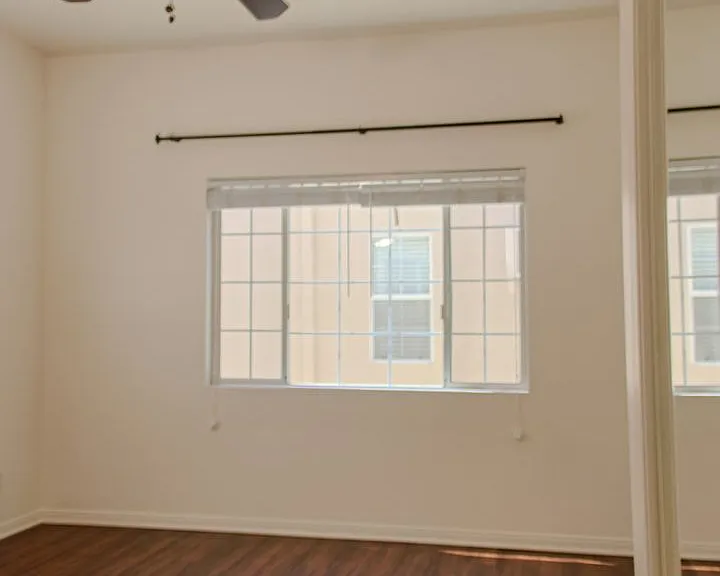 Garfield Avenue Apartments — Photo 32