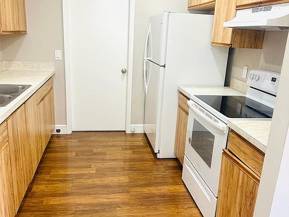 3rd image of 1842 SW Morelia Ln