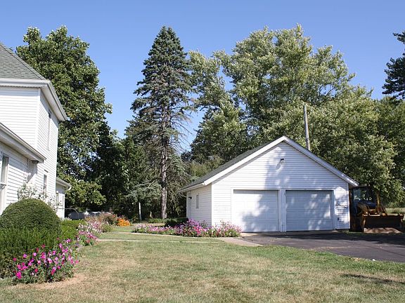 3rd image of 20620 N 2300th Rd