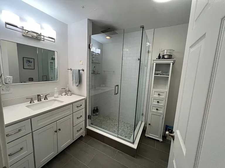 703 E 5th St #2 — Photo 10