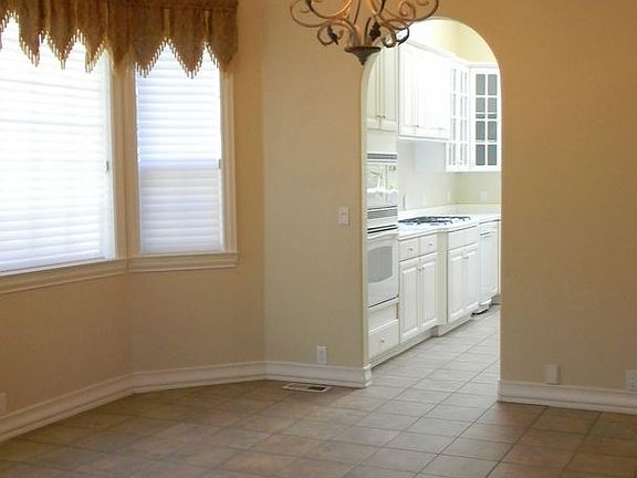 4th image of 5785 E Shoreline Dr