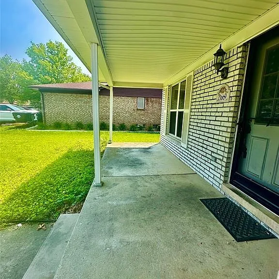 21669 Tulipwood Ave — Photo 2