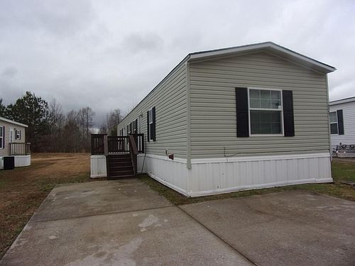 2nd image of 121 Lynnwood Cir