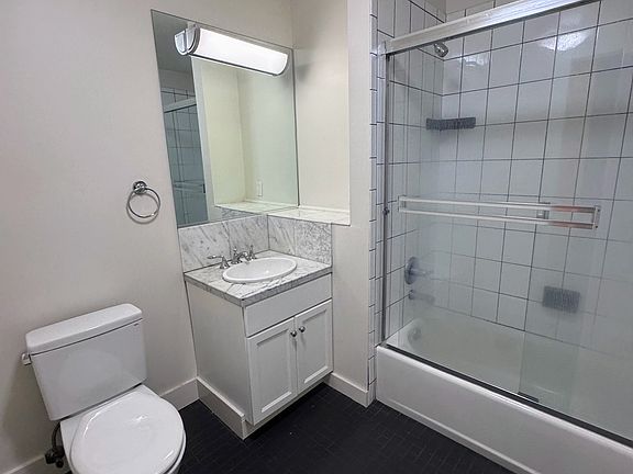 4th image of 1625 Pacific Ave #304