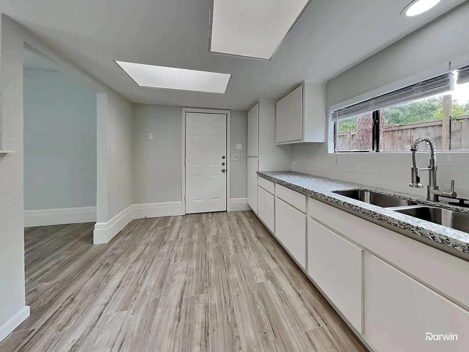 3 bed, 2.5 bath, 2037 sqft, $2,030 — Photo 2