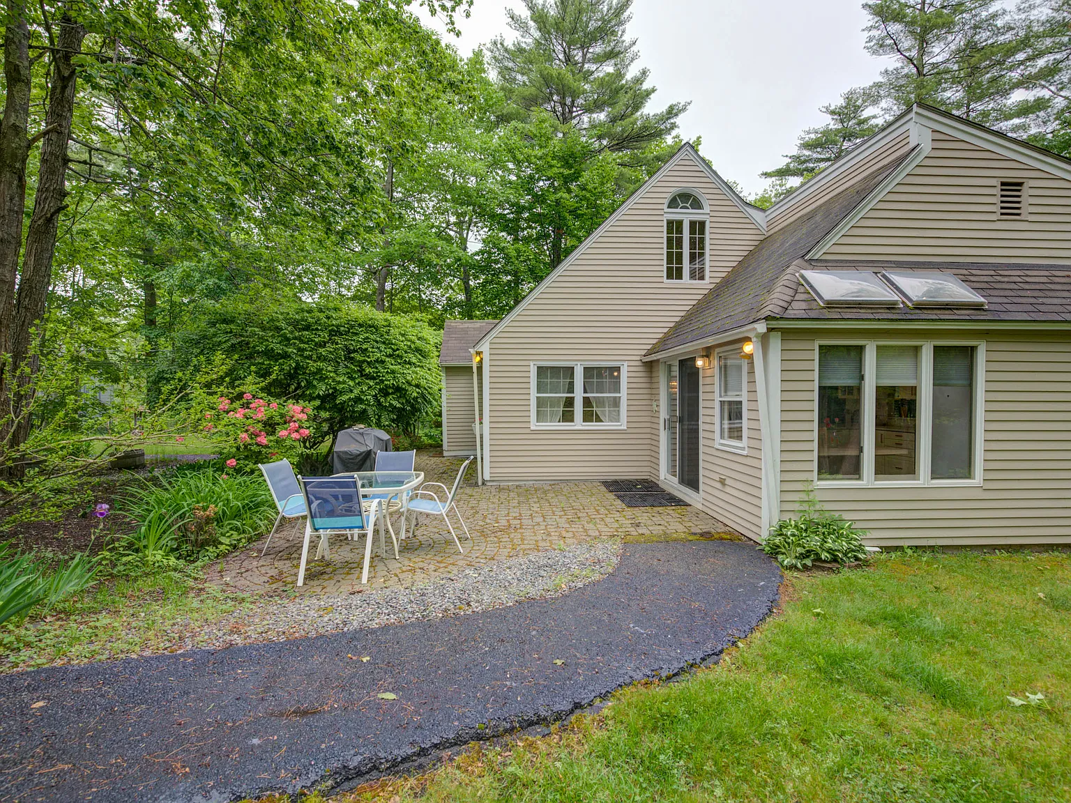 4 bed, 1997 sqft, $3,950 — Photo 4