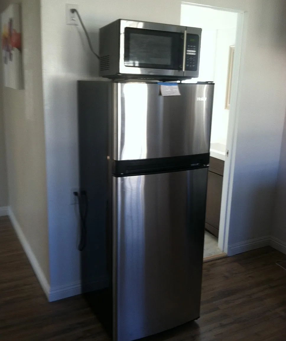 2 bed, 800 sqft, $2,375 — Photo 2
