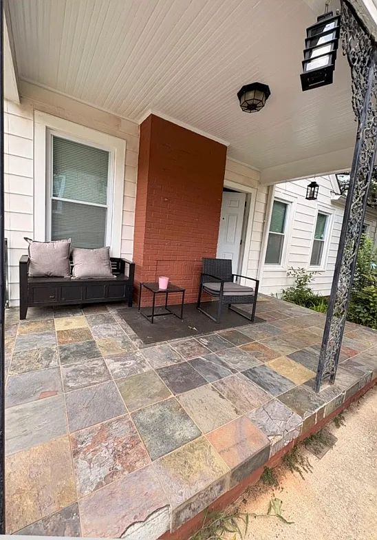 2 bed, 1124 sqft, $1,700 — Photo 2