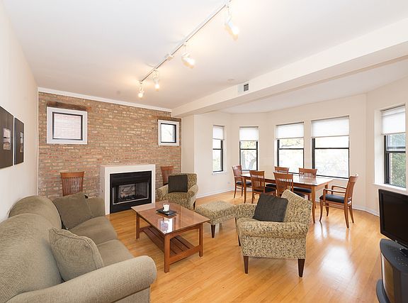 2nd image of 2861 W Palmer St #2