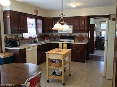 4th image of 403 Hampden Ct