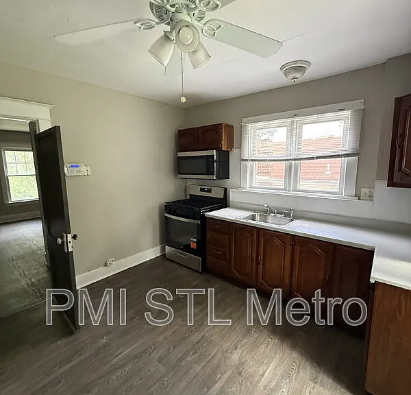 7212 Eunice Ave — Photo 2