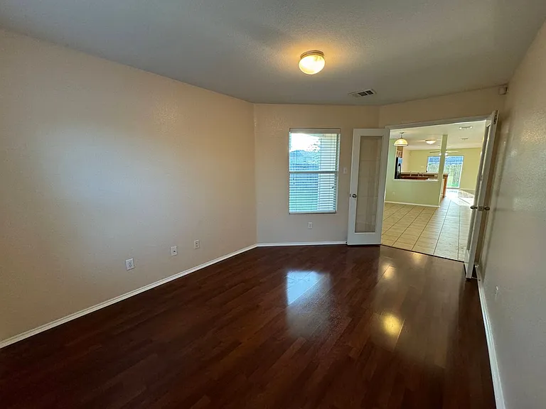 5704 Capricorn Loop — Photo 9