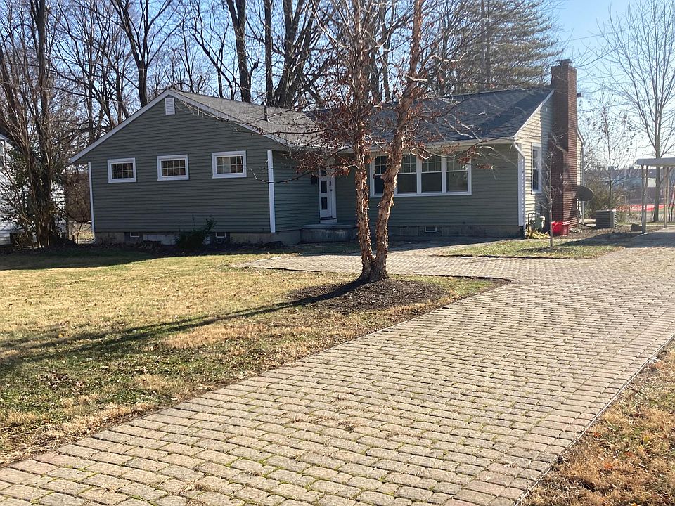 1st image of 145 E Walnut St